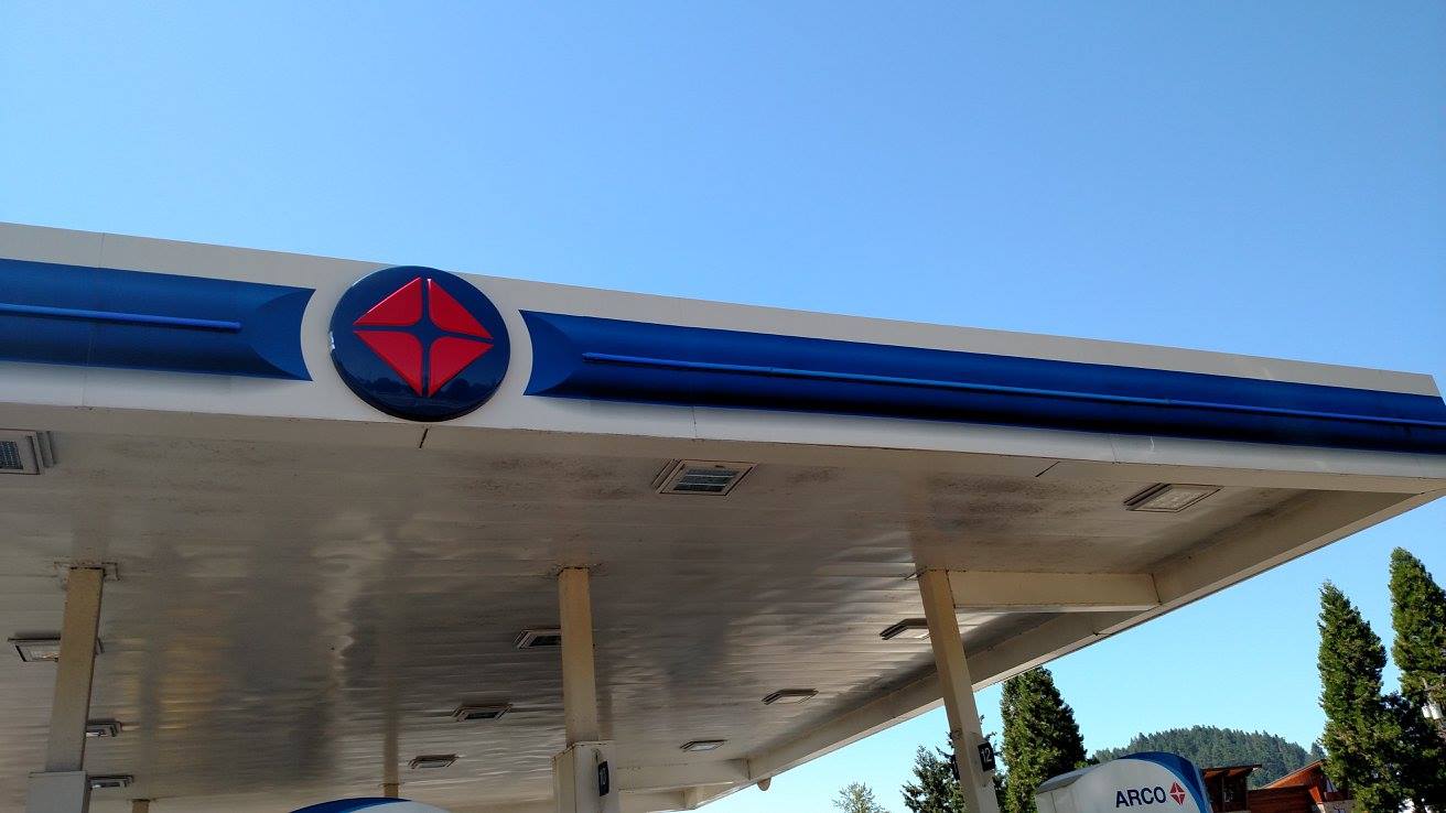 Gas Station Cleaning in Creswell, OR Image